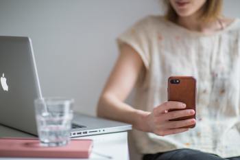 Handysucht & digitales Fasten – Experteninterview mit Katharina Thürer